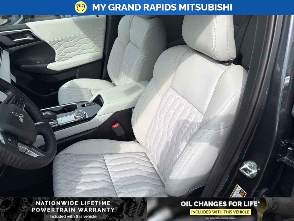 New 2026 Mitsubishi Outlander SEL image 14