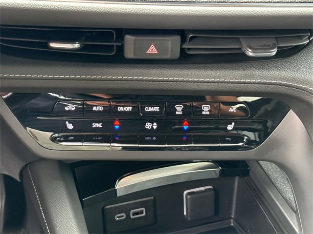 Used 2023 Buick Envision Essence image 21