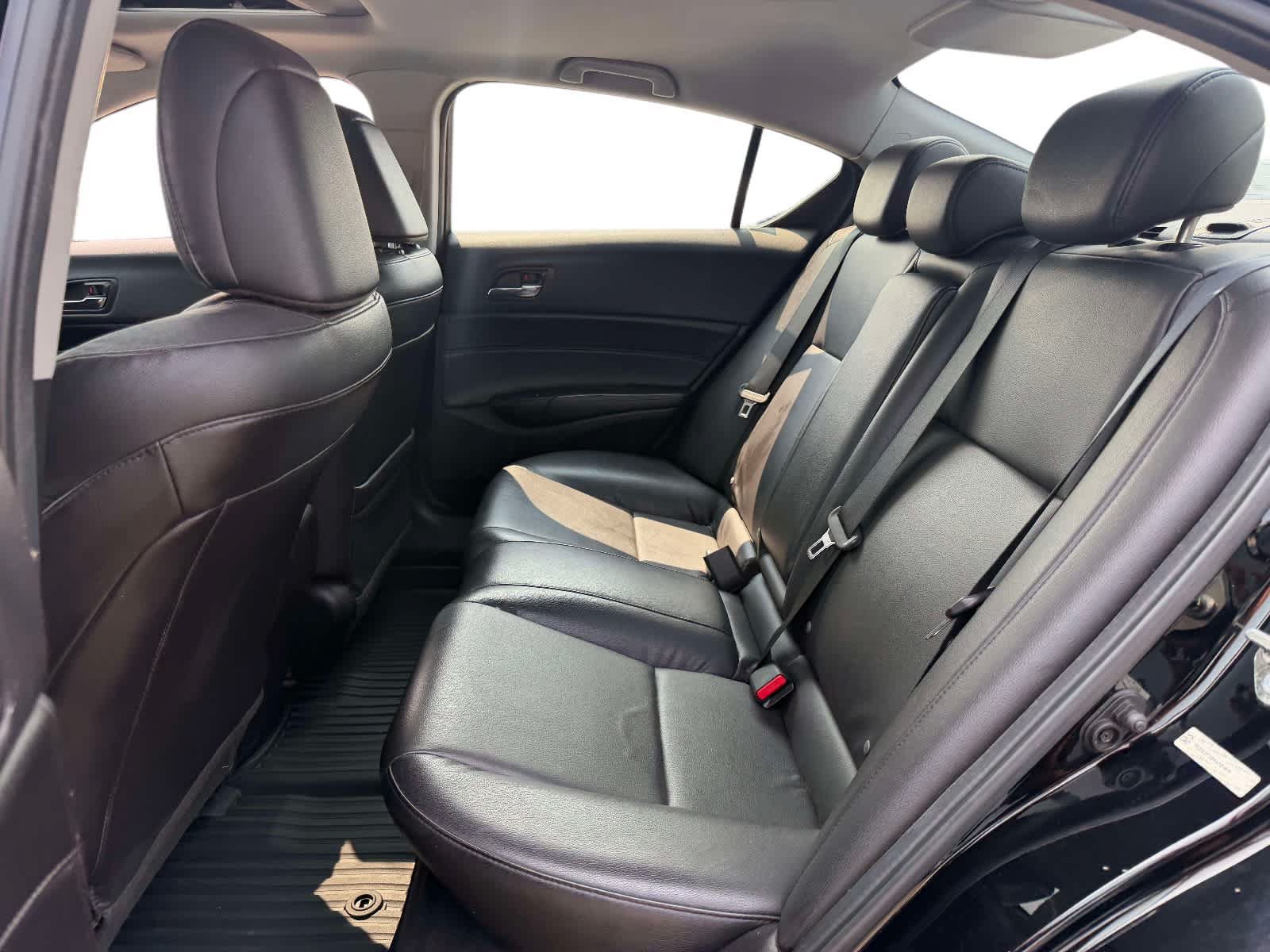 Used 2017 Acura ILX FWD image 14