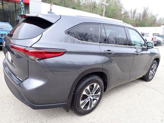 Certified 2021 Toyota Highlander XLE image 4