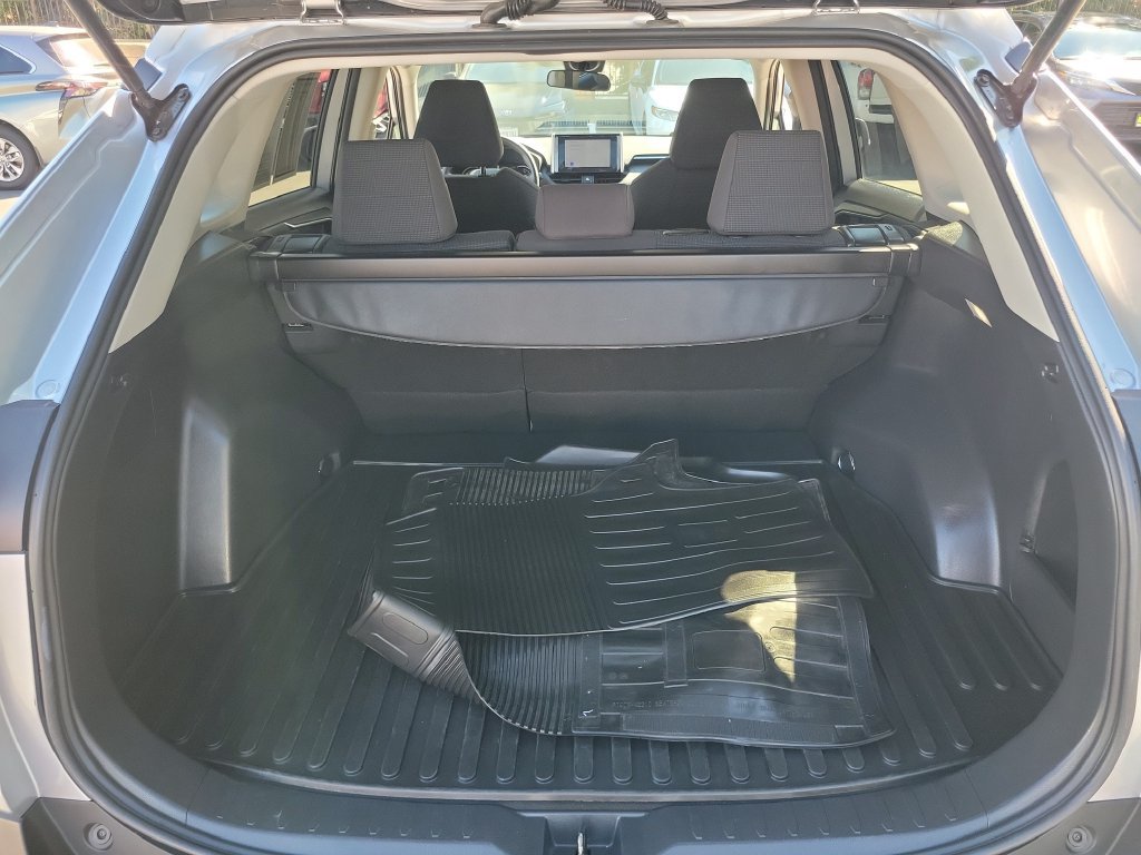 Used 2025 Toyota RAV4 LE FWD image 9