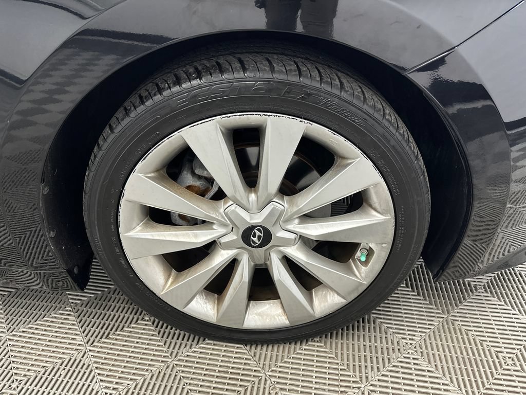 Used 2016 Hyundai Azera Limited FWD image 13