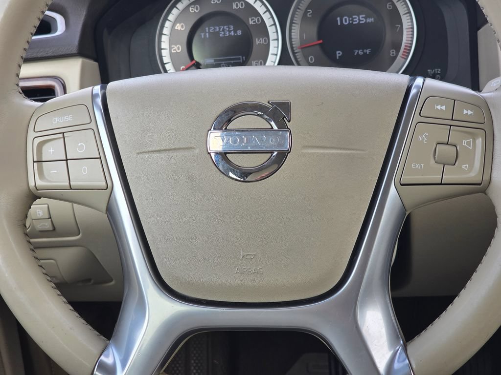 Used 2013 Volvo XC70 T6 AWD/4WD image 16