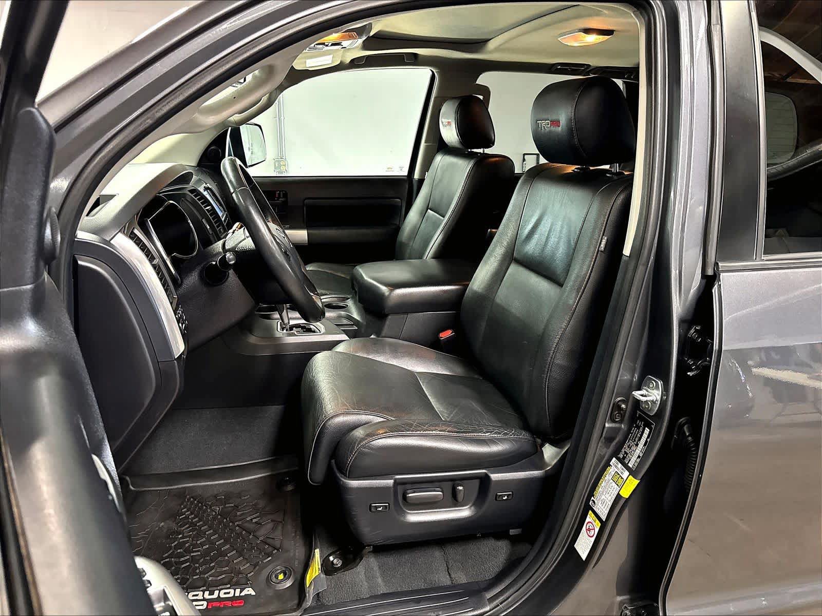 Used 2020 Toyota Sequoia TRD Pro AWD/4WD image 27