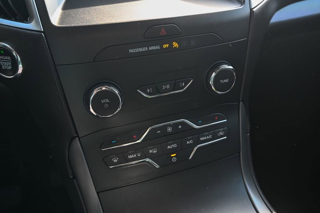 Used 2020 Ford Edge SE AWD/4WD image 35