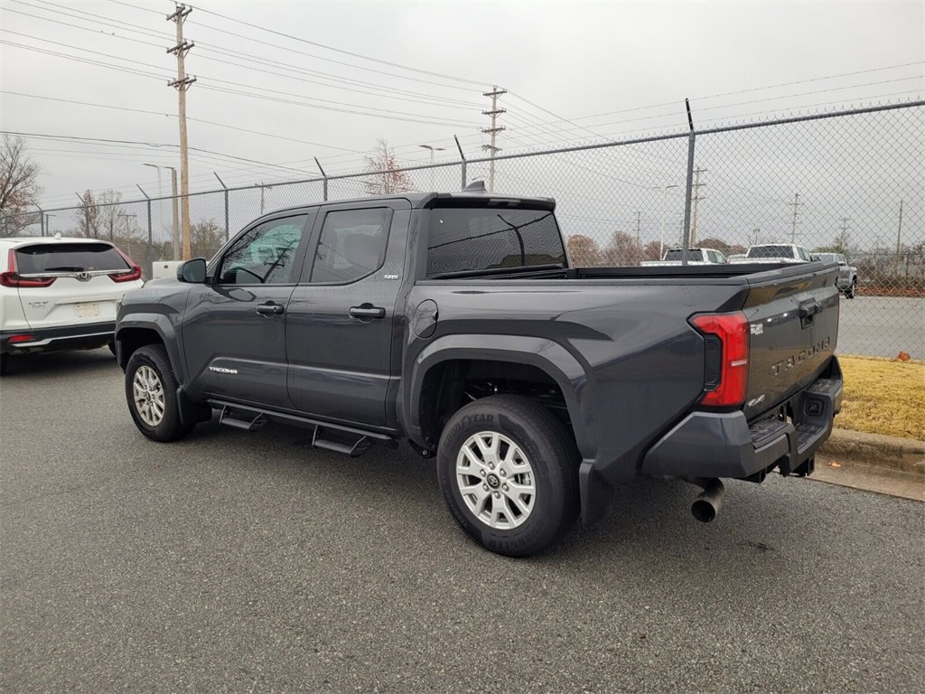 Used 2025 Toyota Tacoma SR5 image 4