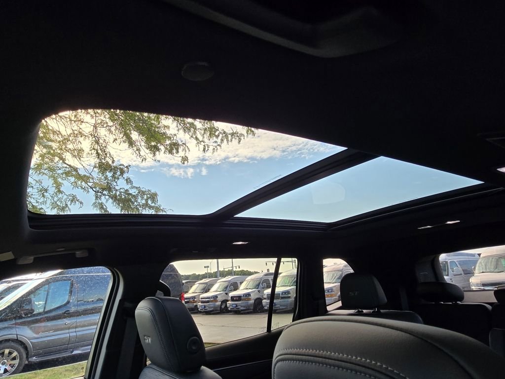 New 2026 Buick Enclave Sport Touring w/ Power Package image 8