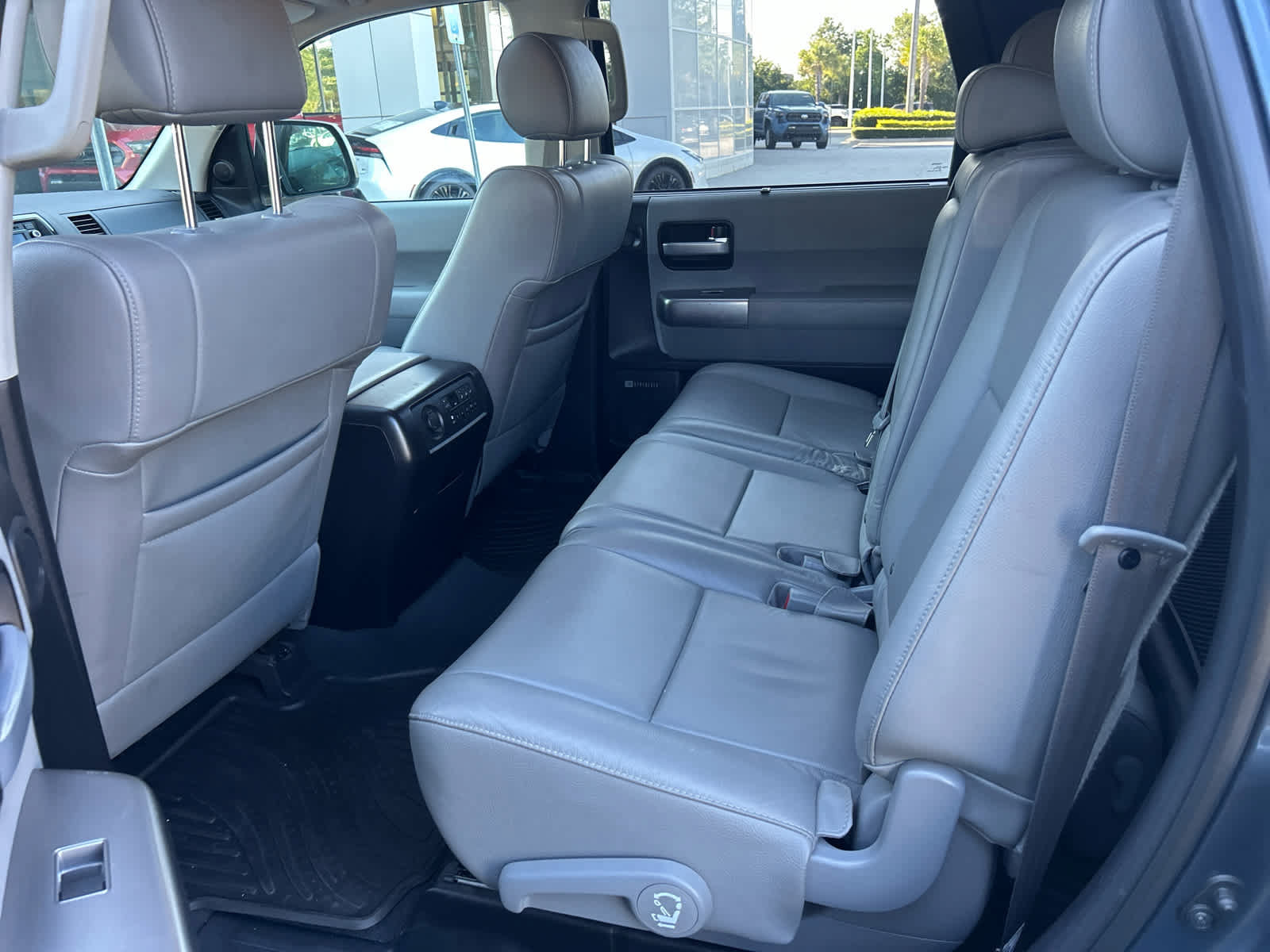 Used 2019 Toyota Sequoia Limited AWD/4WD image 8