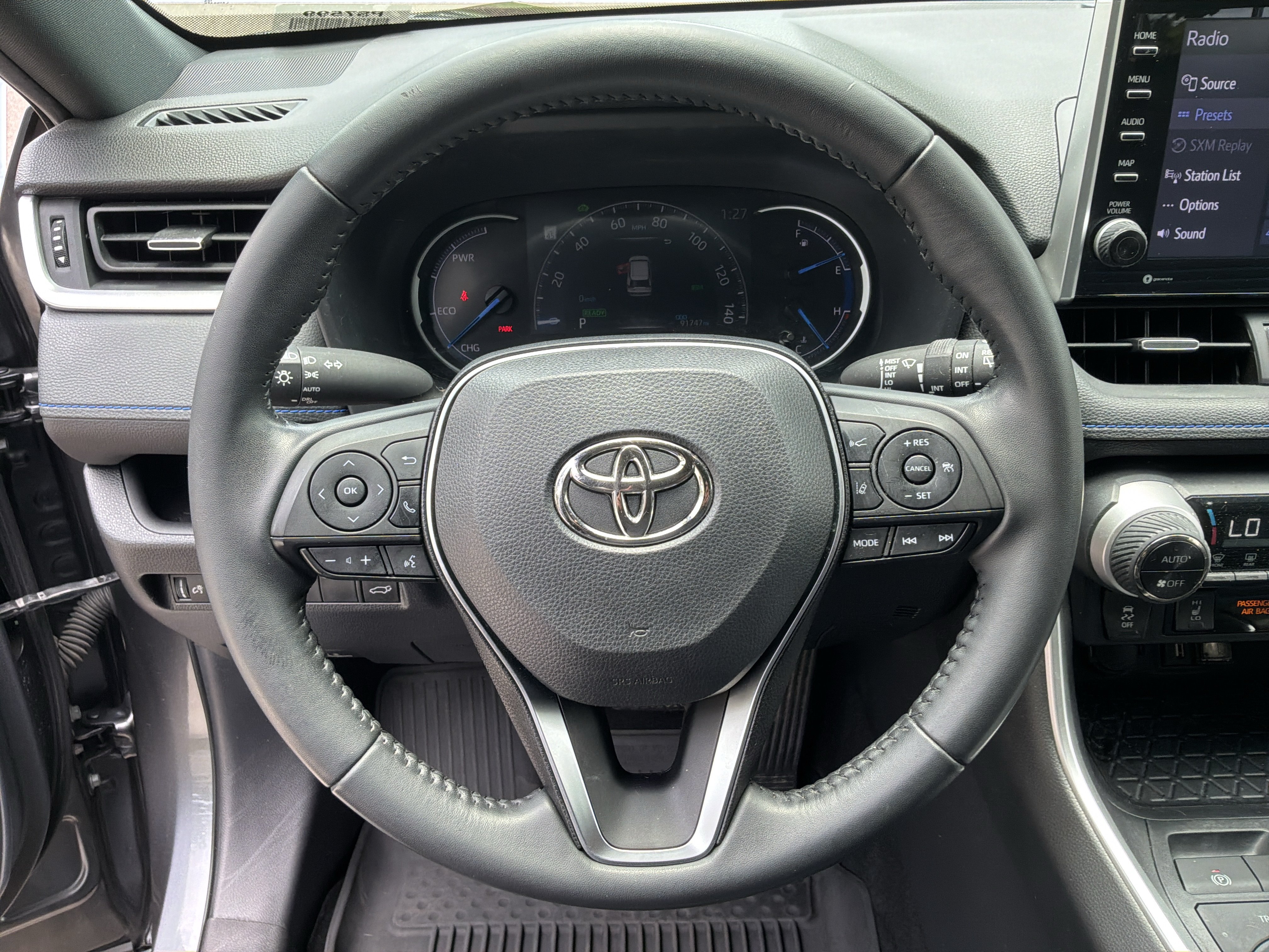 Used 2022 Toyota RAV4 XSE AWD/4WD image 18
