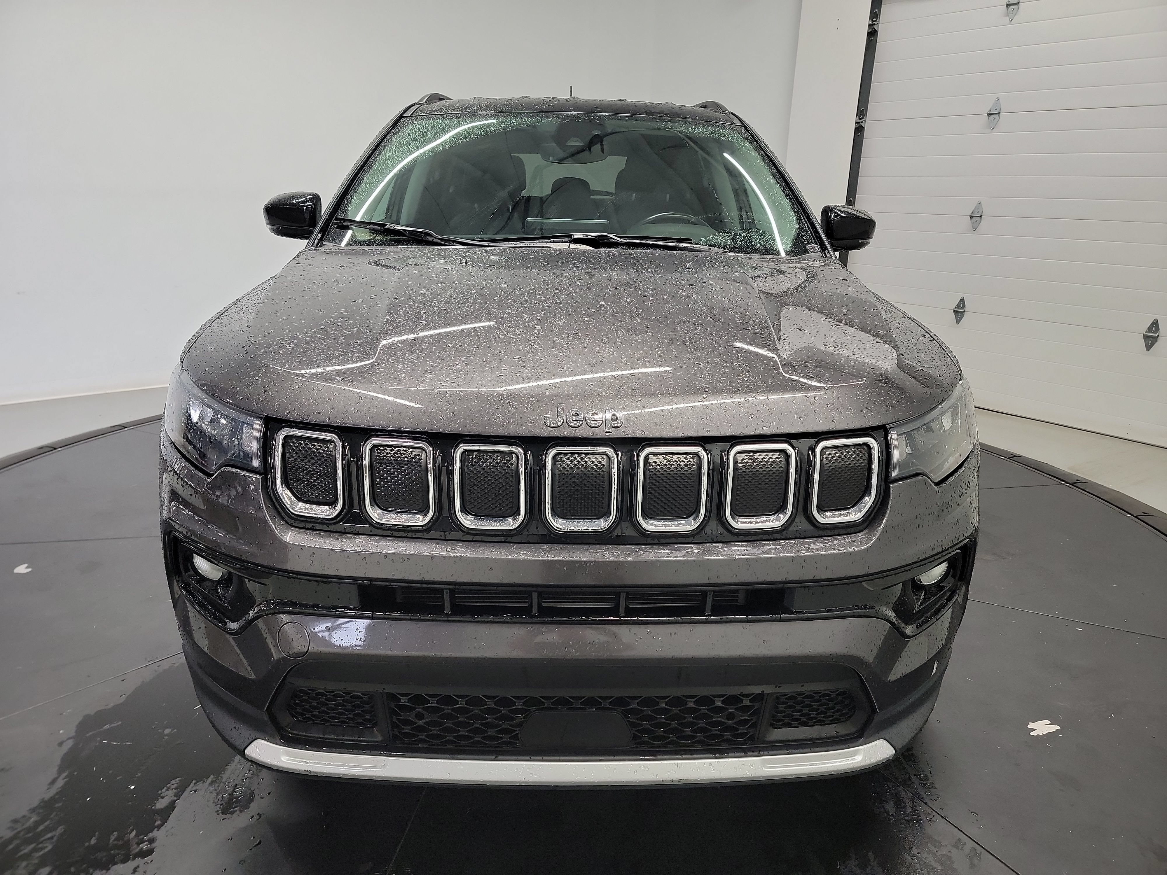 Used 2022 Jeep Compass Limited AWD/4WD image 2