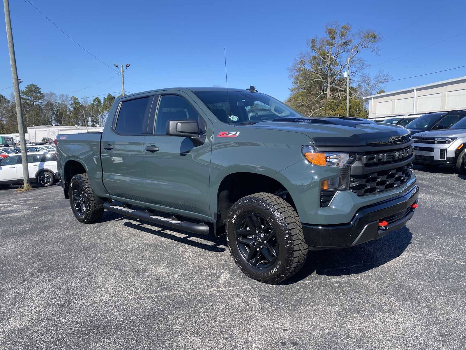 Used 2025 Chevrolet Silverado 1500 Custom Trail Boss AWD/4WD image 3