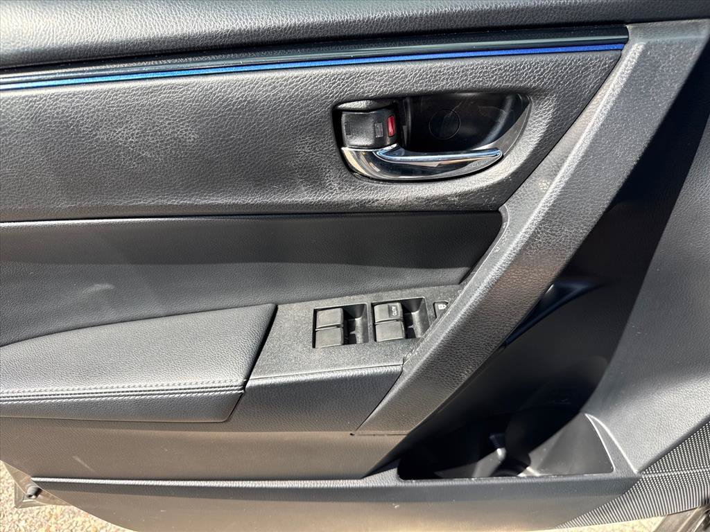 Used 2017 Toyota Corolla SE w/ Body Protection Package FWD image 20