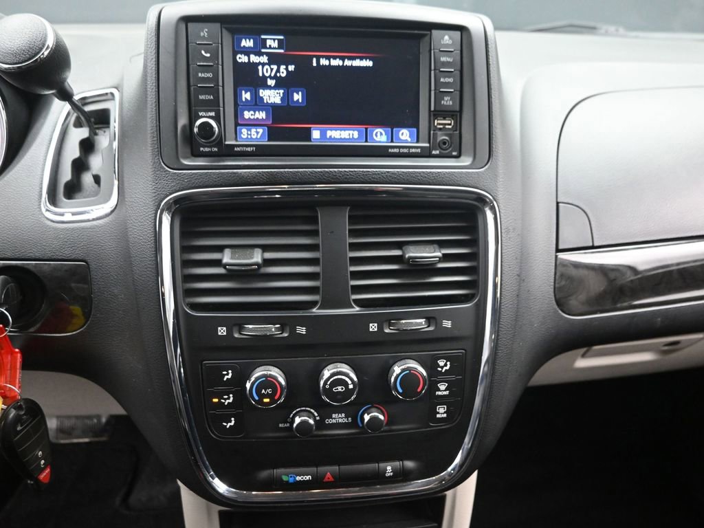 Used 2019 Dodge Grand Caravan SE image 16