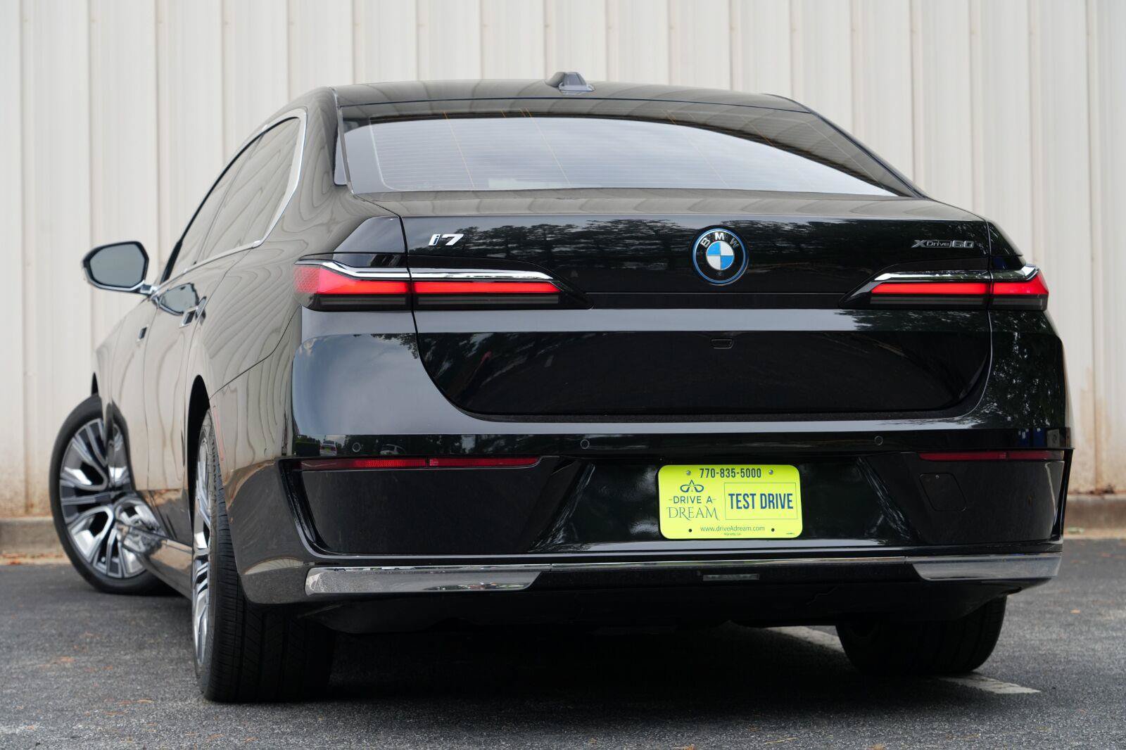 Used 2023 BMW i7 xDrive60 AWD/4WD image 5