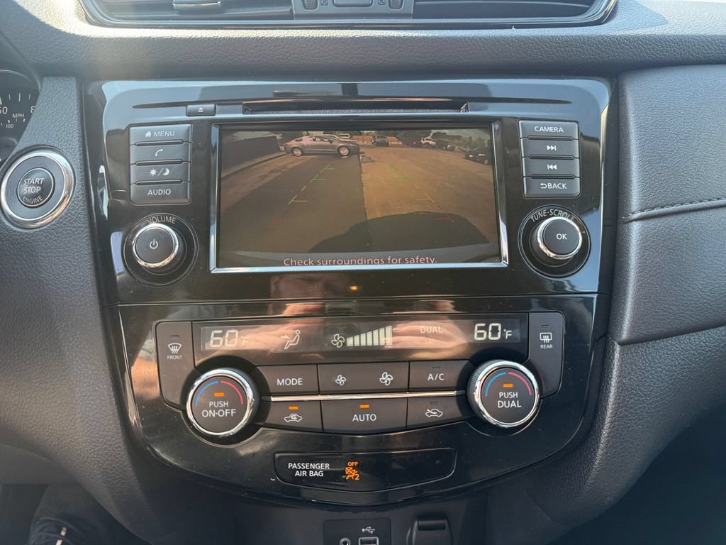 Used 2018 Nissan Rogue SV AWD/4WD image 25