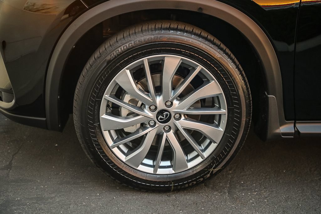 Certified 2025 INFINITI QX50 Pure AWD/4WD image 10