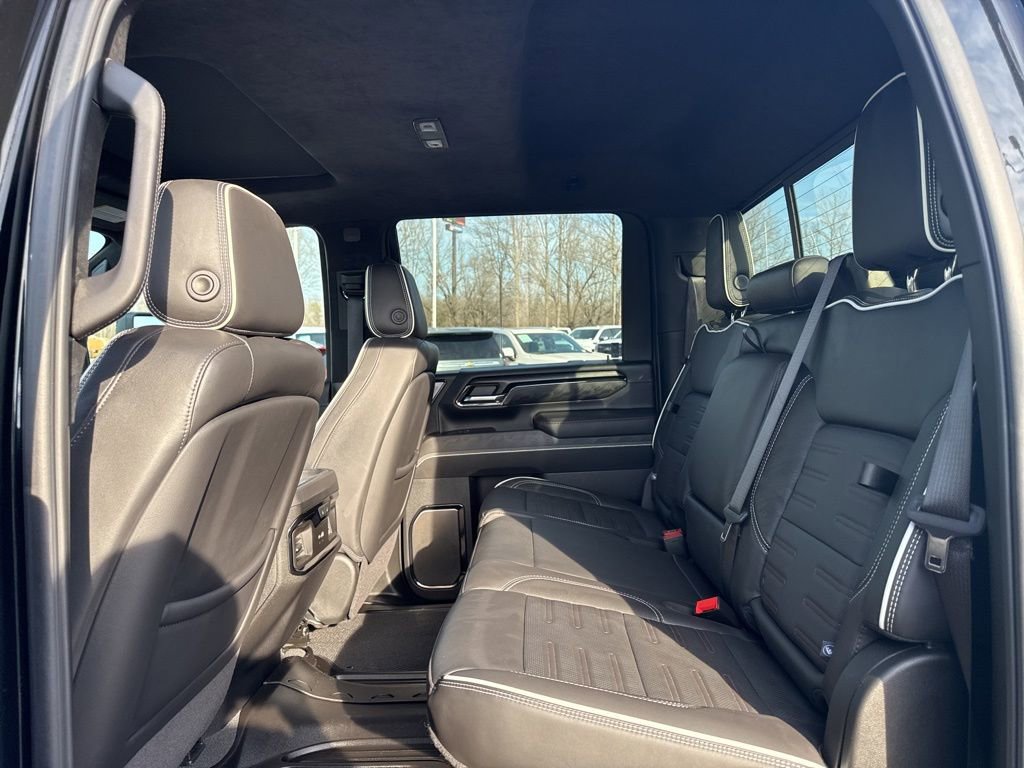 Used 2024 GMC Sierra 2500 AT4X image 13