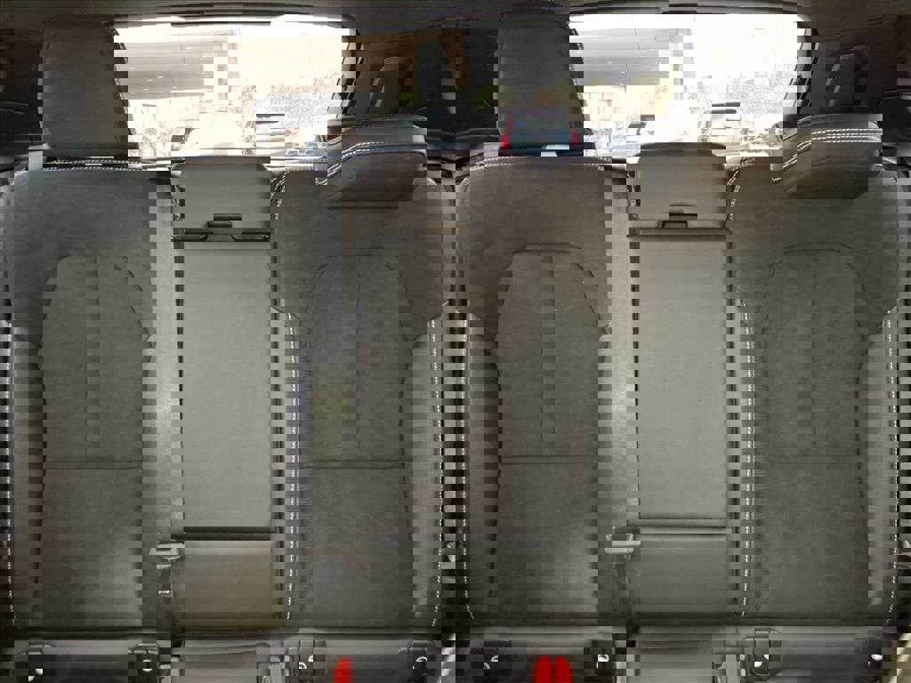 Used 2020 Volvo XC40 T4 R-Design w/ Protection Package Premier image 20