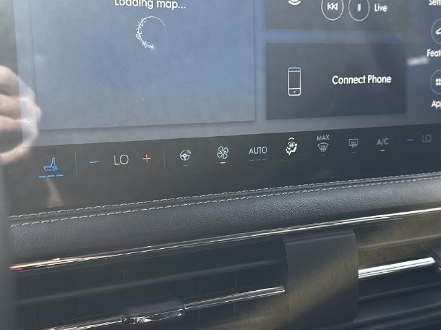 Certified 2023 Lincoln Corsair AWD w/ Equipment Group 101A image 23