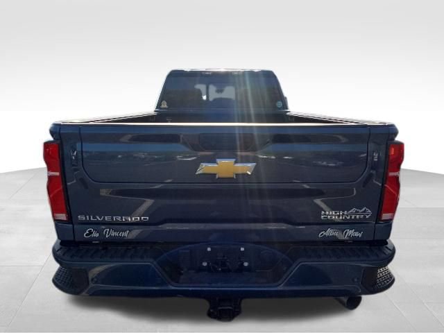 Used 2025 Chevrolet Silverado 3500 High Country w/ High Country Premium Package AWD/4WD image 4