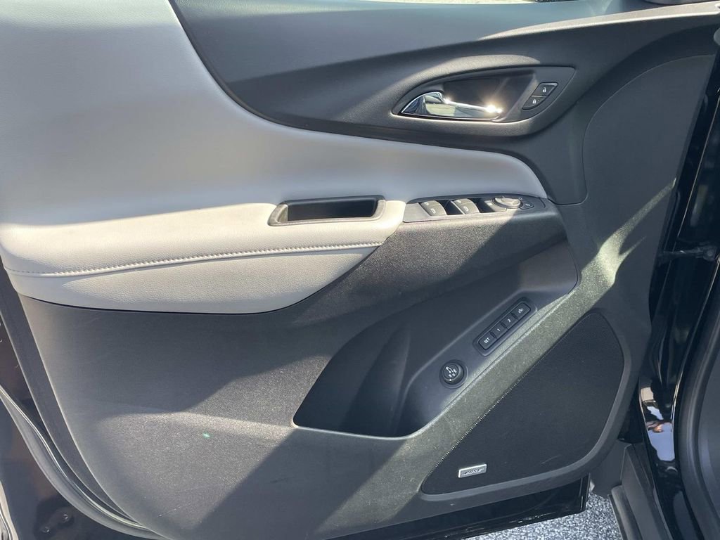 New 2026 Chevrolet Equinox LT w/ Convenience Package II image 15