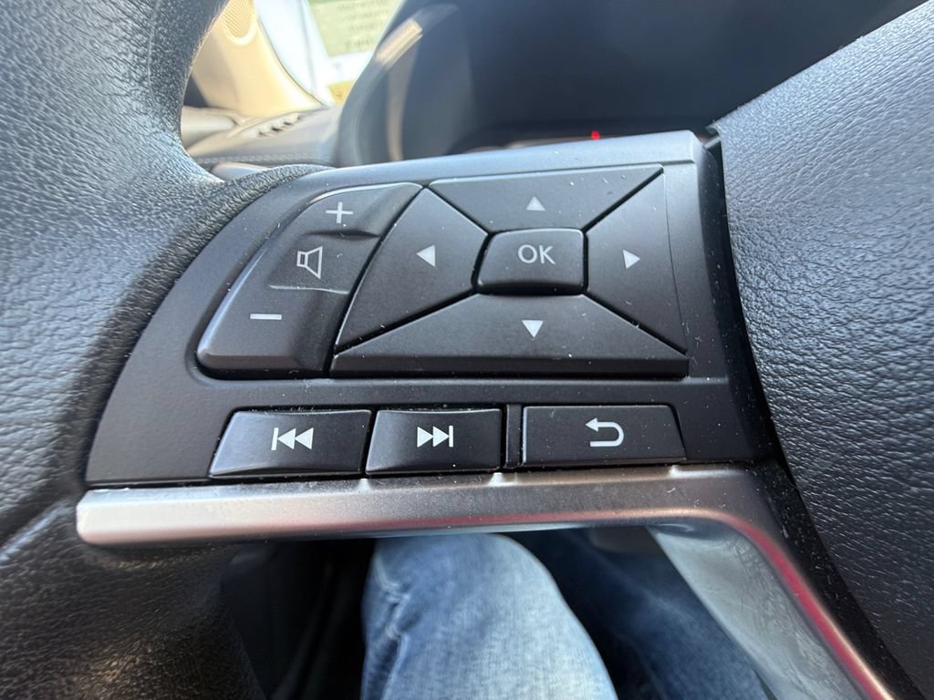 Used 2025 Nissan Sentra SV FWD image 16
