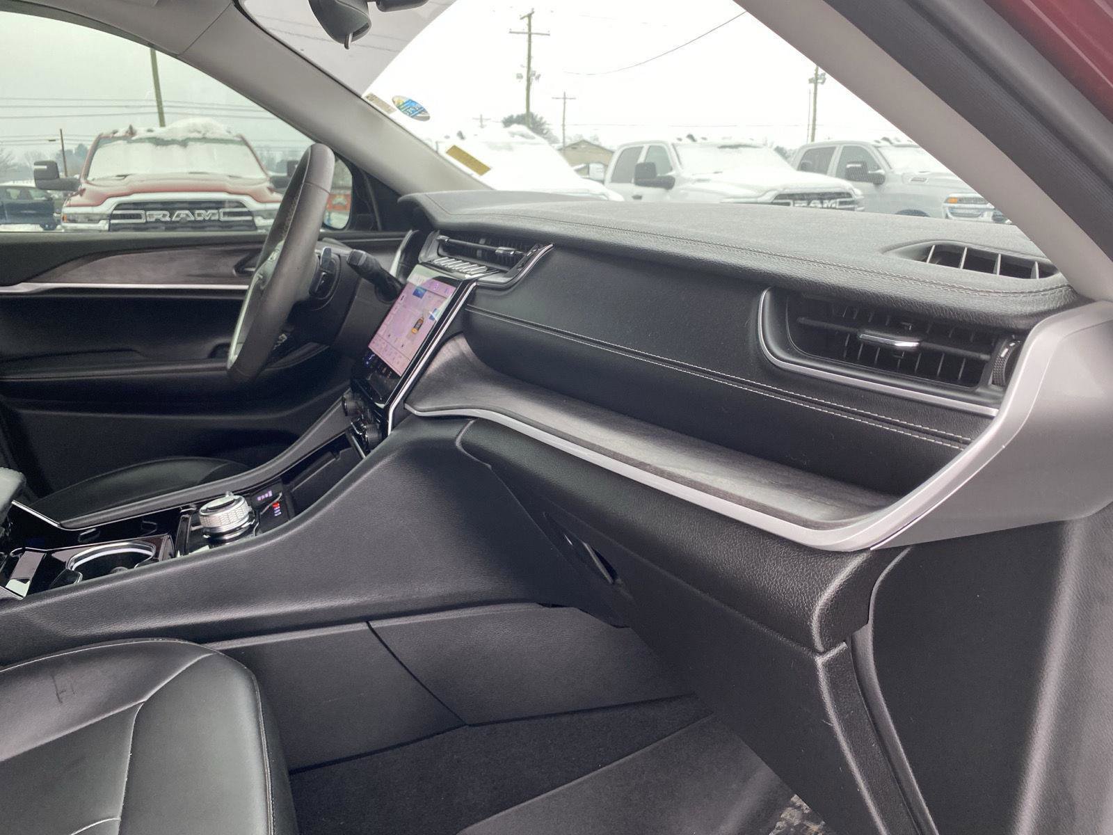 Used 2023 Jeep Grand Cherokee L Limited image 32