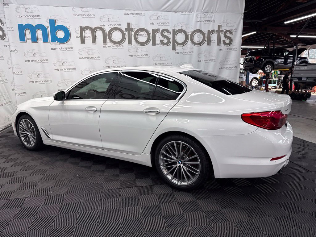 Used 2018 BMW 530i xDrive AWD/4WD image 3