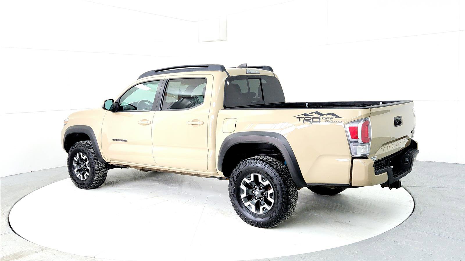 Used 2020 Toyota Tacoma TRD Off-Road image 4