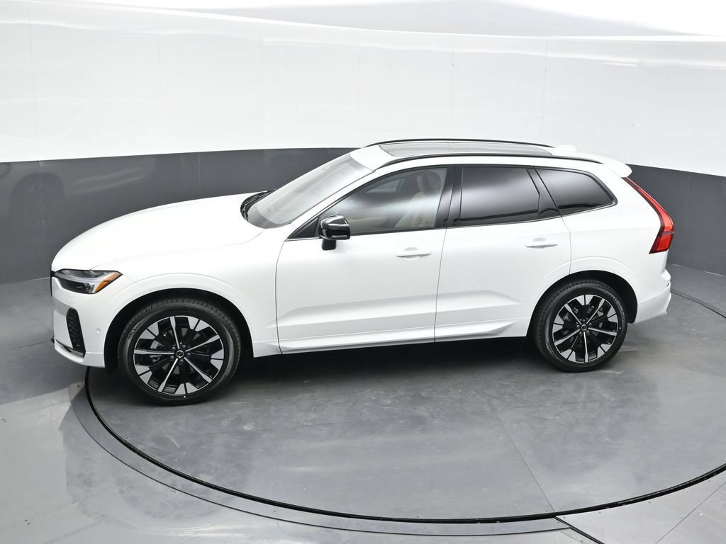 New 2026 Volvo XC60 B5 Plus w/ Protection Package Premier AWD/4WD image 33