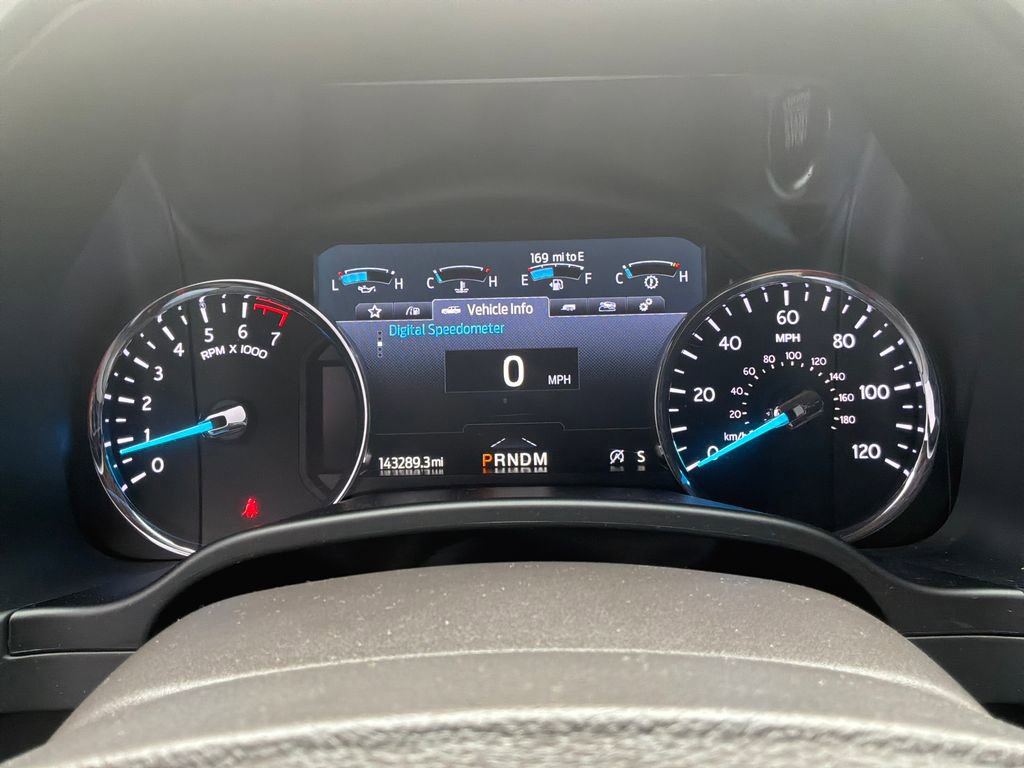 Used 2021 Ford Expedition XLT image 2