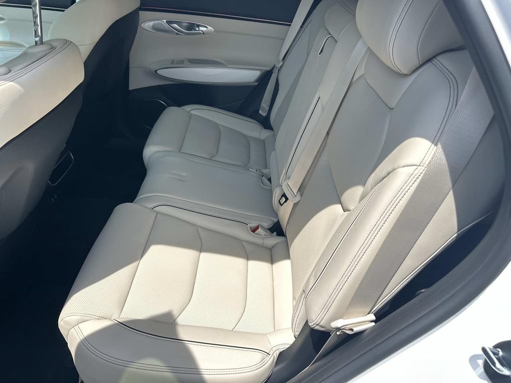 New 2027 Genesis GV70 2.5T Advanced AWD/4WD image 19