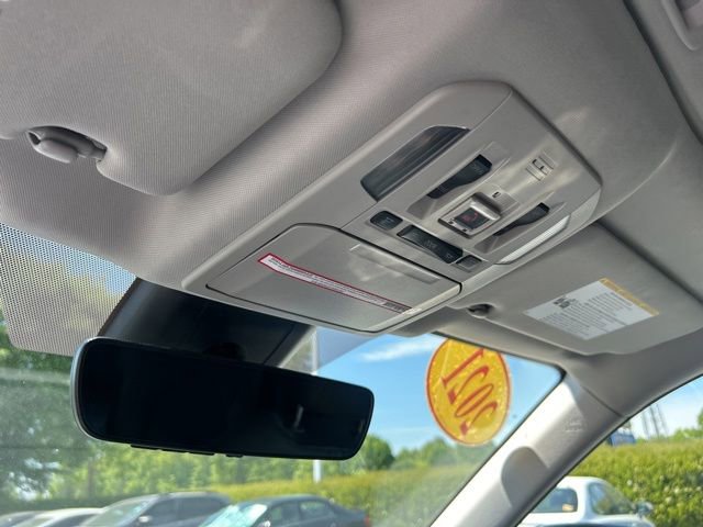 Used 2021 Toyota Highlander XLE FWD image 30