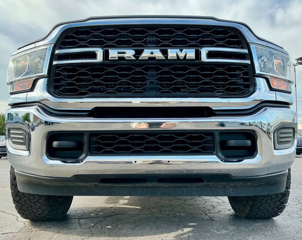 Used 2024 RAM 2500 Tradesman w/ Chrome Appearance Group AWD/4WD image 9
