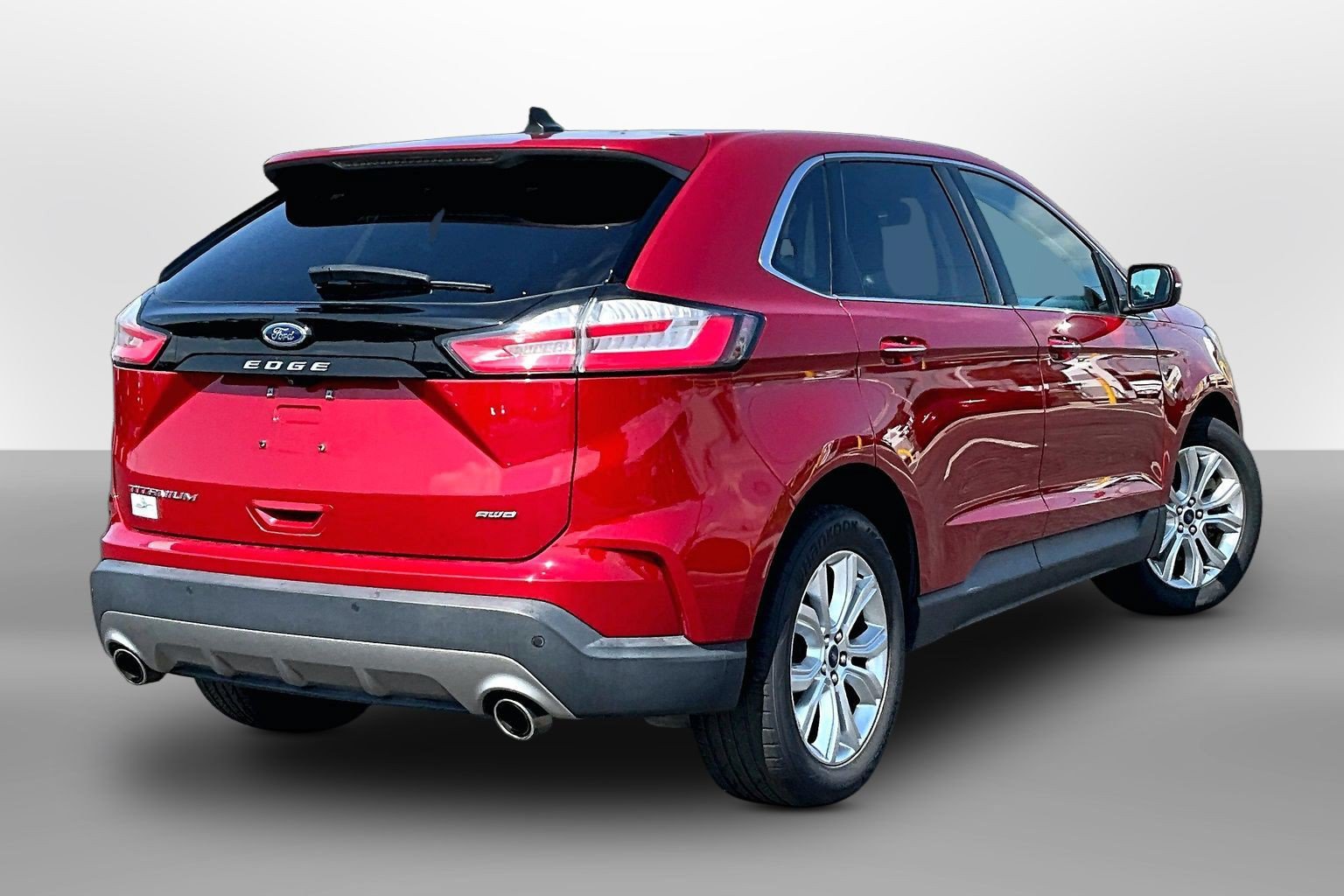 Used 2021 Ford Edge Titanium w/ Cargo Accessory Package AWD/4WD image 11