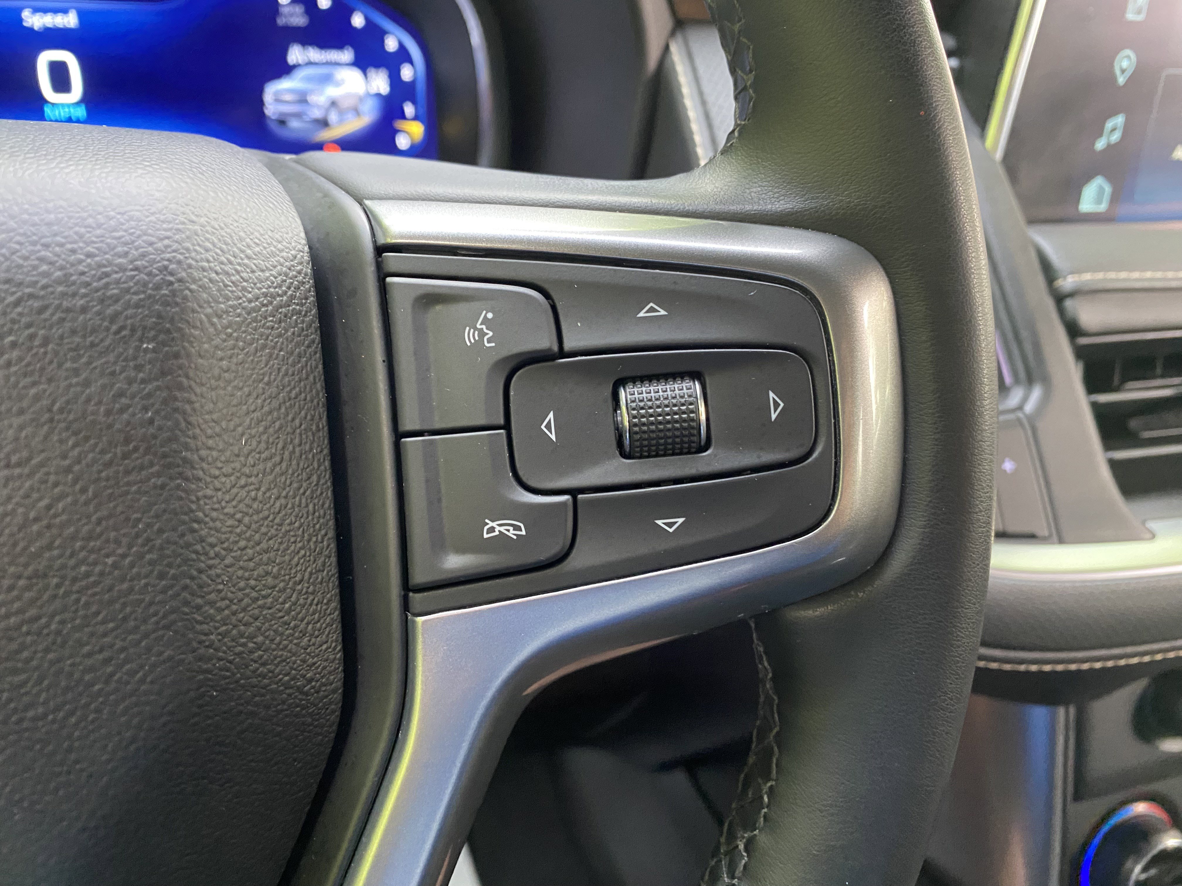 Used 2023 Chevrolet Suburban Premier AWD/4WD image 21