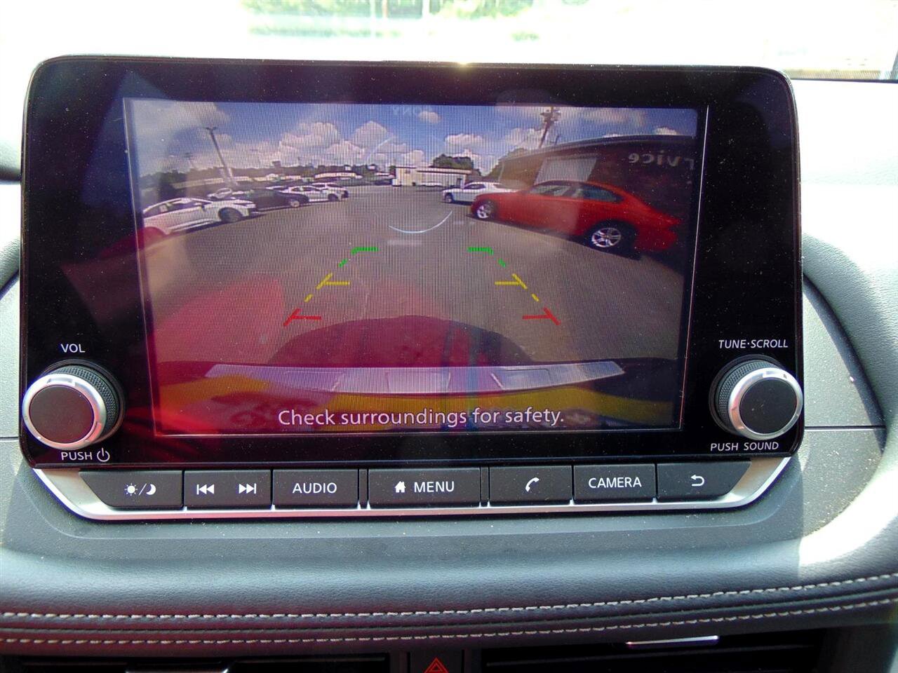 Used 2024 Nissan Rogue SV image 24