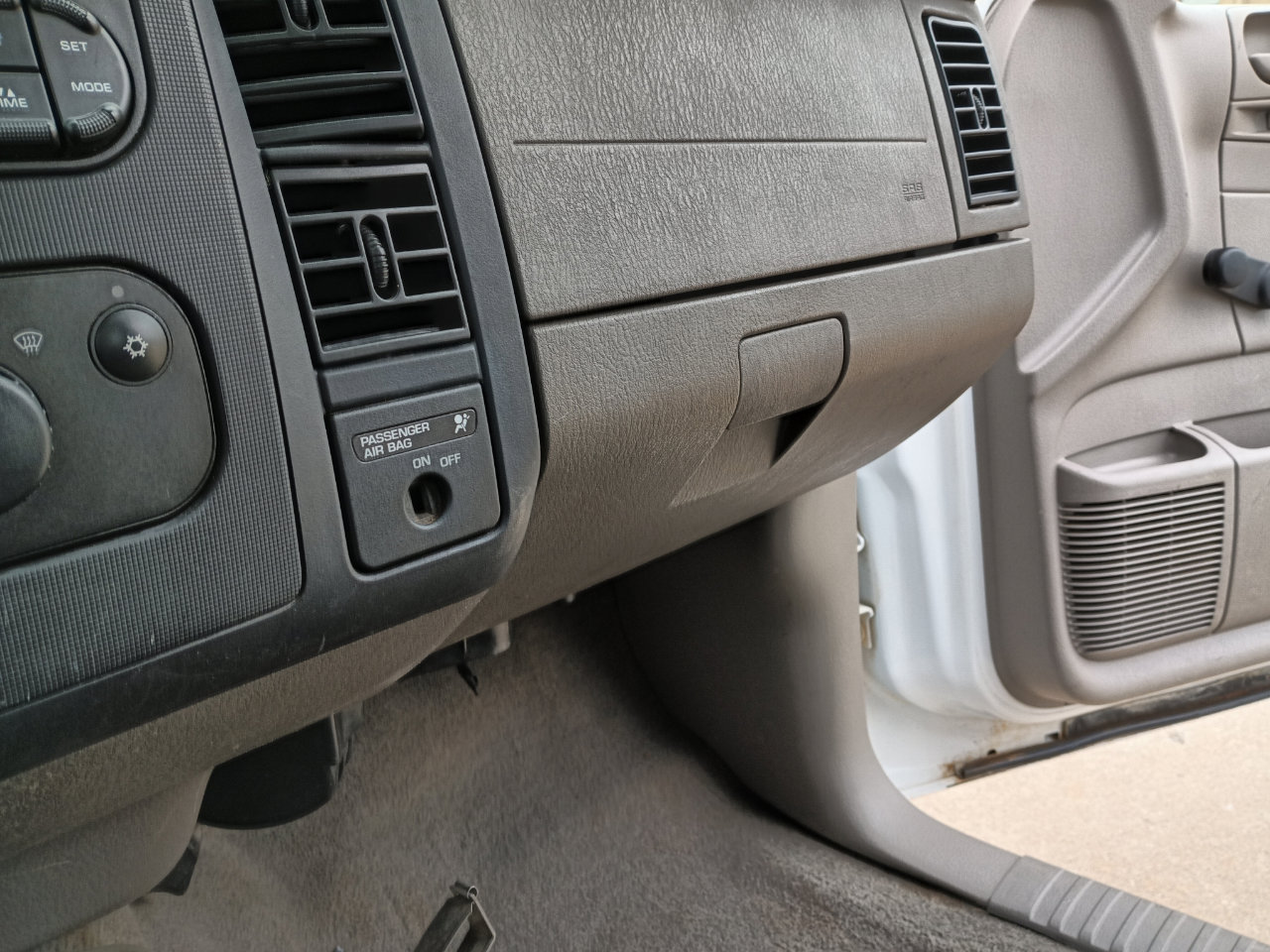 Used 2004 Dodge Dakota 2WD Club Cab w/ Hd Service Group image 22