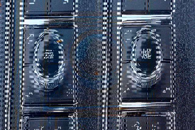 Used 2024 Ford Expedition Platinum image 24