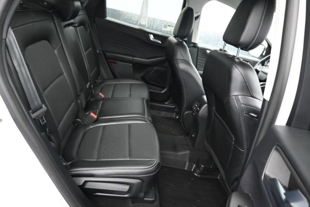 Used 2022 Ford Escape SEL w/ Equipment Group 302A AWD/4WD image 8