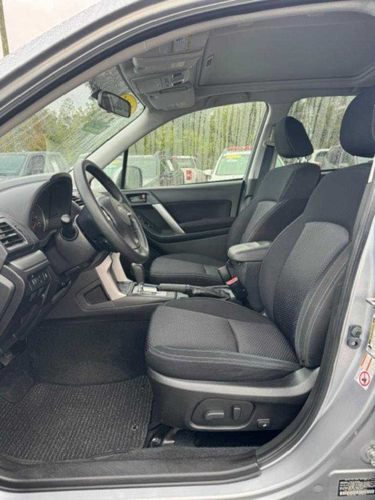 Used 2015 Subaru Forester 2.5i Premium w/ All-Weather Package AWD/4WD image 9