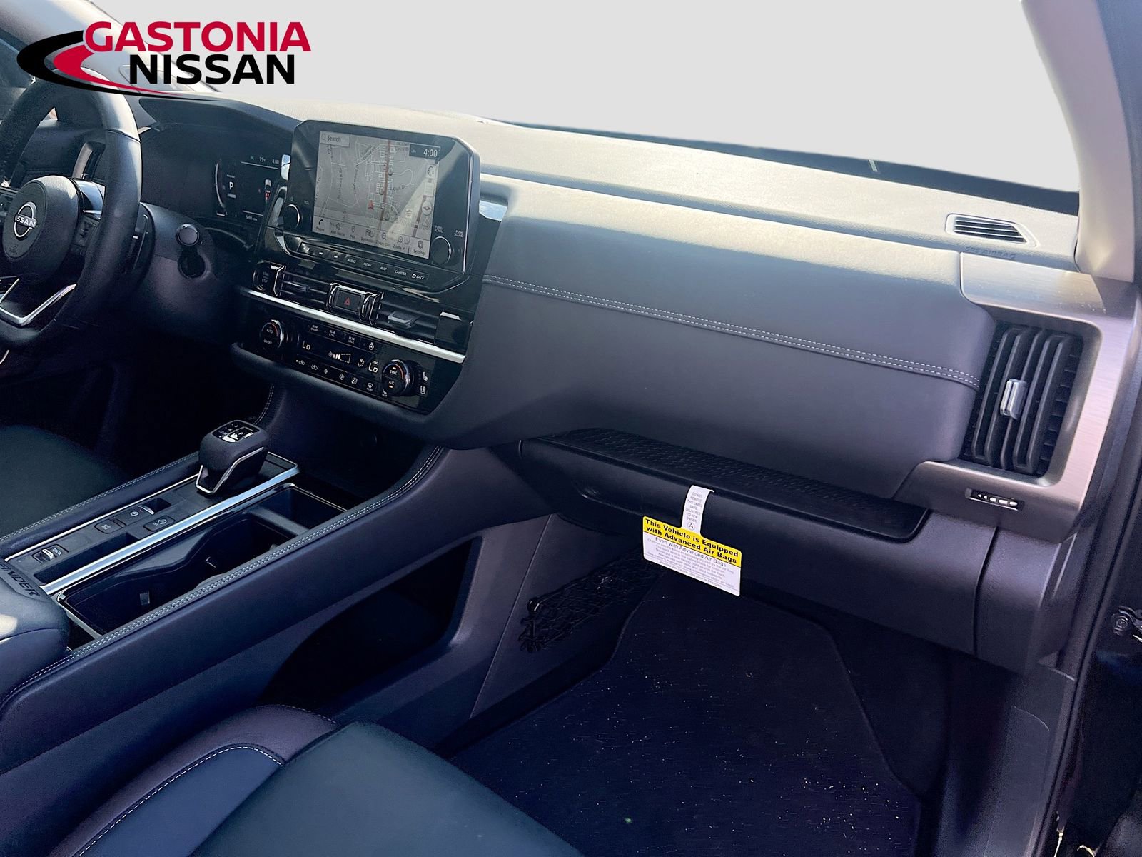 Used 2025 Nissan Pathfinder Platinum w/ Cargo Package image 38