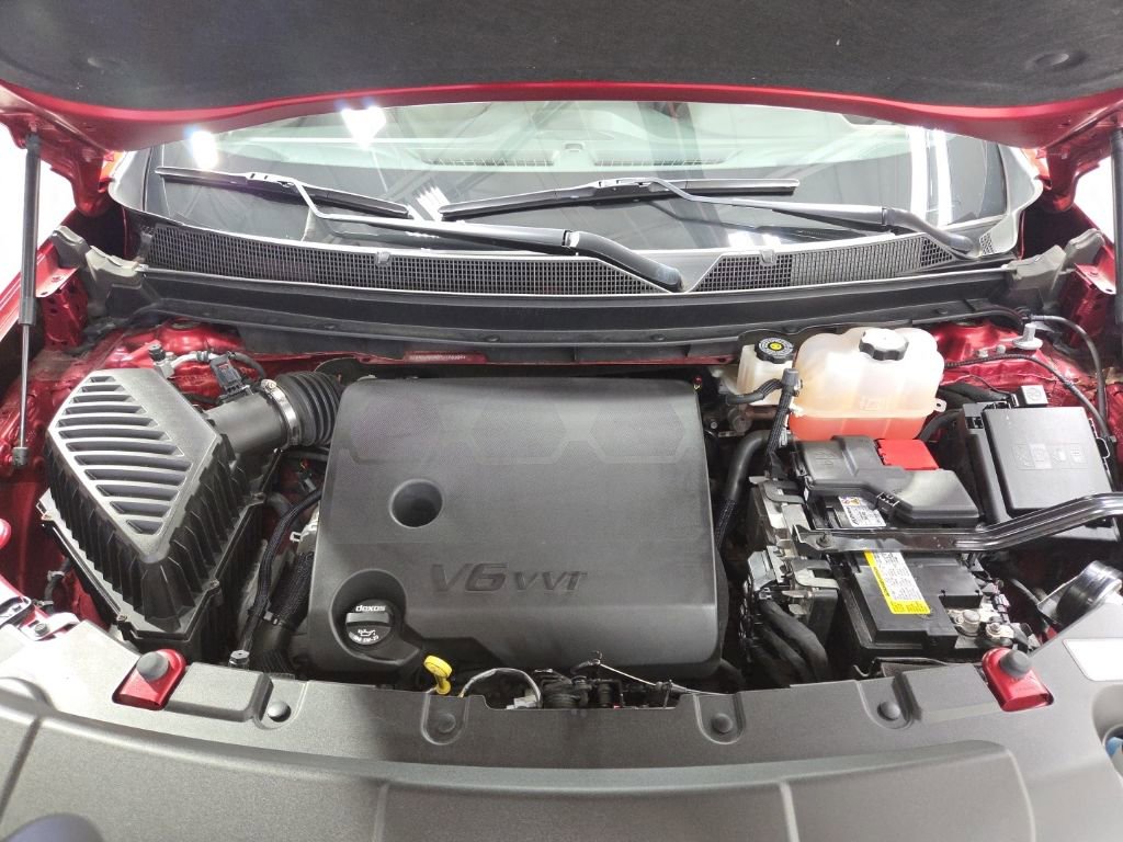 Used 2023 Chevrolet Traverse LT image 44
