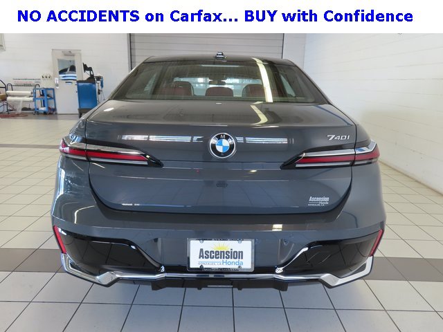 Used 2025 BMW 740i image 13