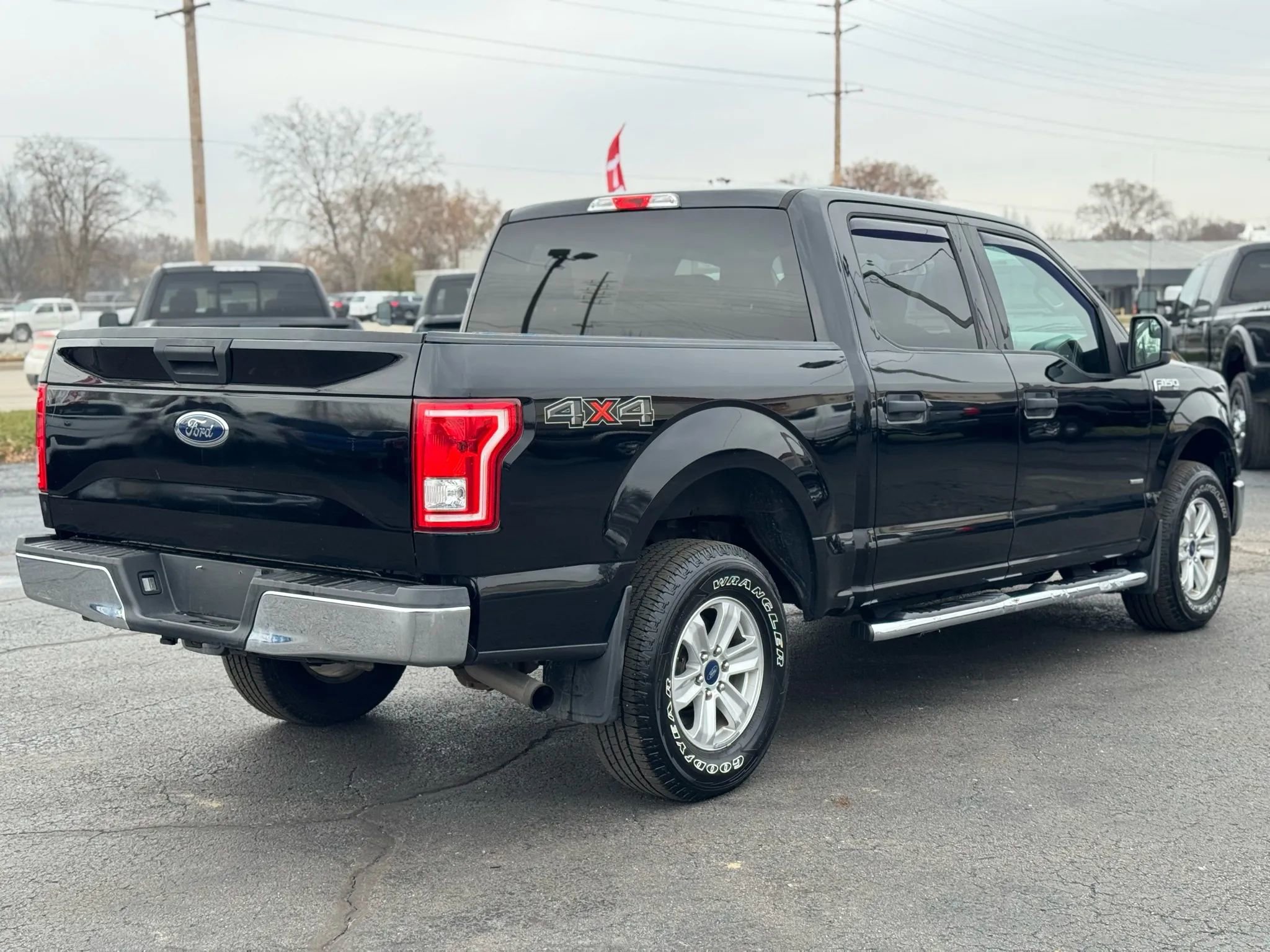 Used 2017 Ford F150 XLT image 5