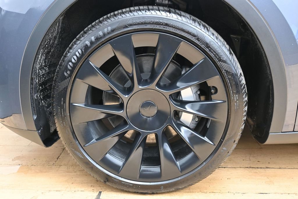 Used 2023 Tesla Model Y Long Range AWD/4WD image 16