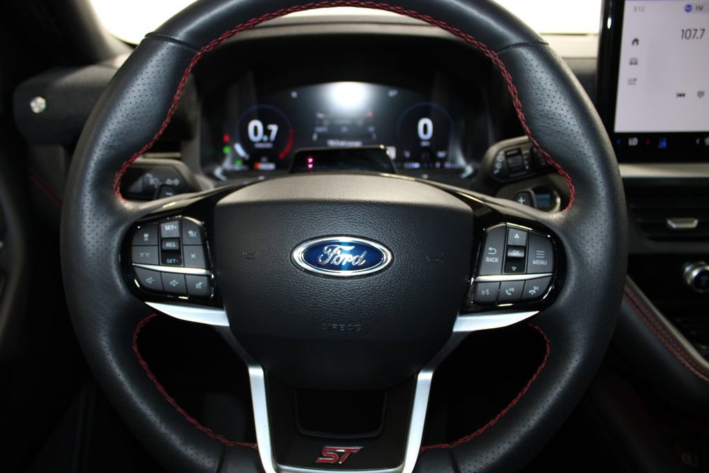 Used 2025 Ford Explorer ST image 41