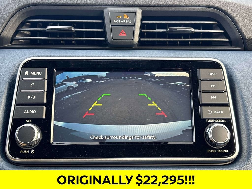 Used 2025 Nissan Versa SV w/ Trunk Package image 23