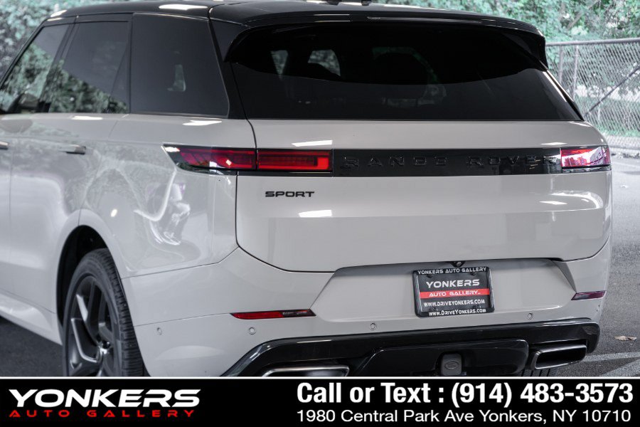 Used 2024 Land Rover Range Rover Sport Dynamic SE AWD/4WD image 19