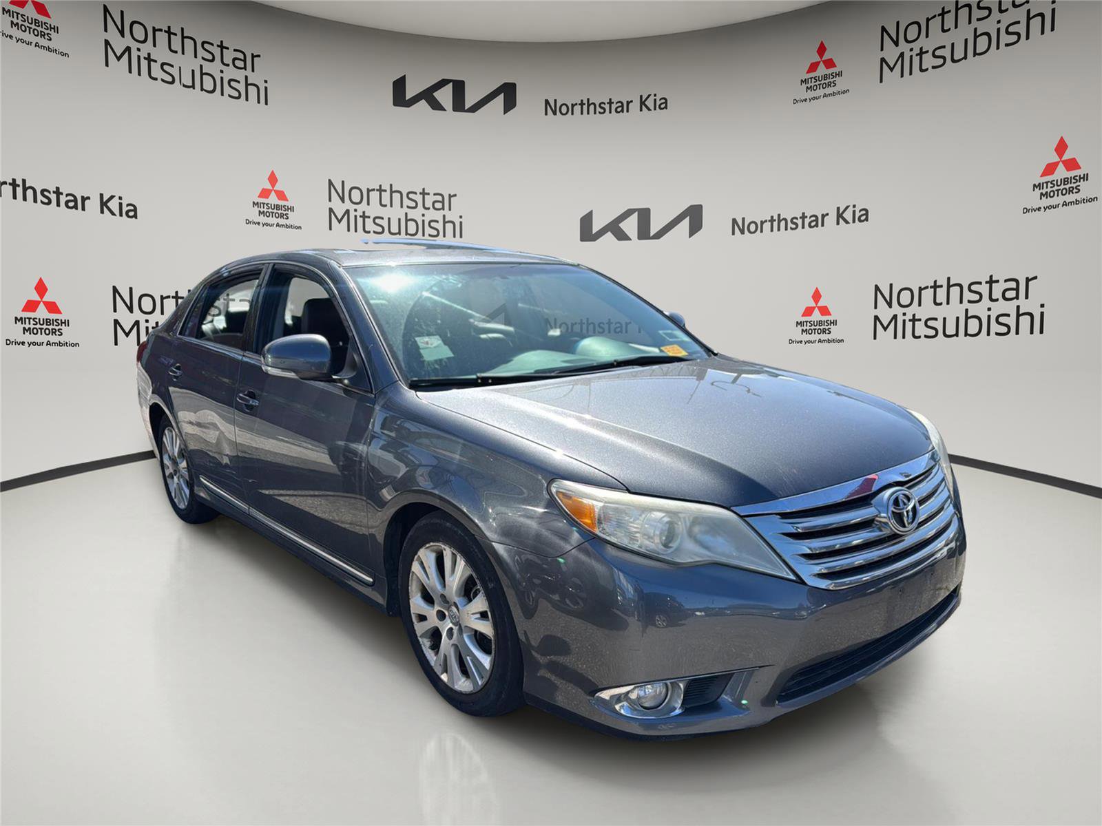 Used 2011 Toyota Avalon FWD image 6